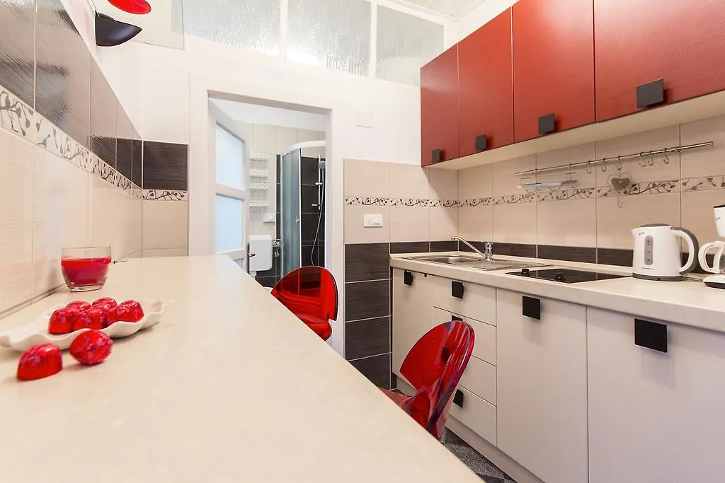 Center Studio Apartment Lino Pula 0*,
