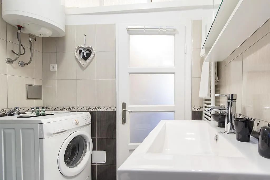 Center Studio Apartment Lino Pula